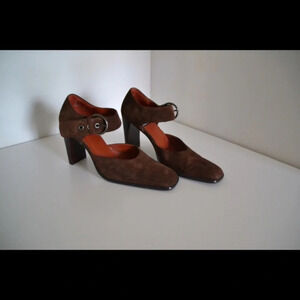 NWOT me too 'Bev' pumps